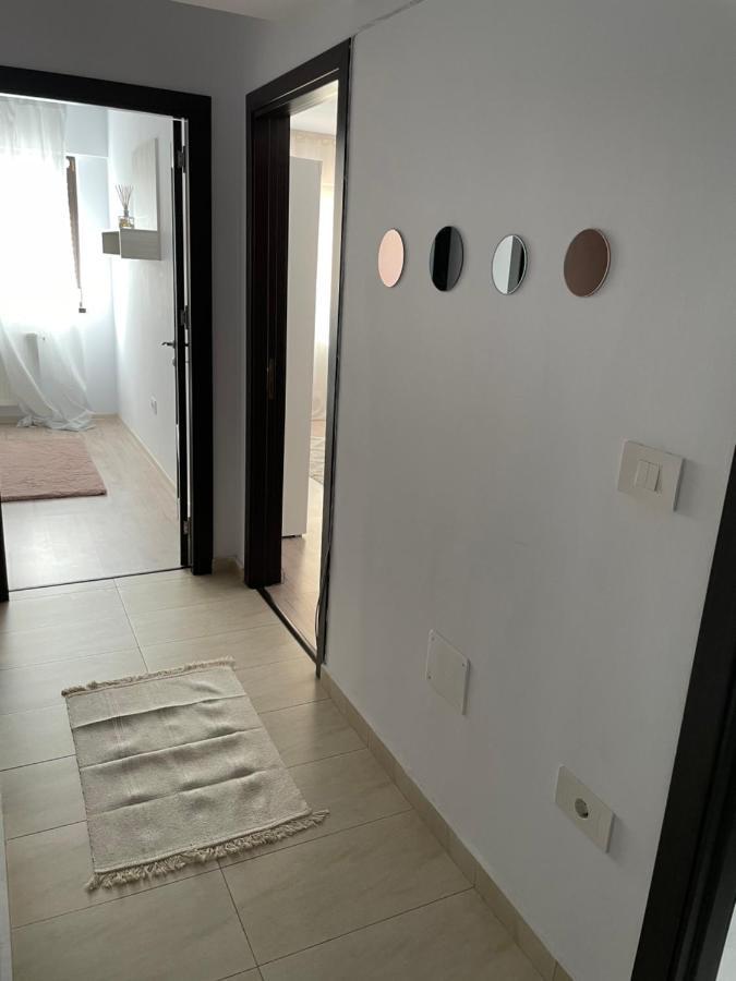 The Mirror - Quiet & Friendly Place In Copou Apartment Яш Екстериор снимка